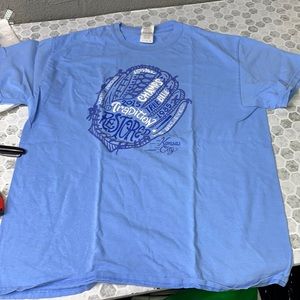 Gildan Large Kansas City Blue Short Sleeve Baseball Glove 2015 T Shirt